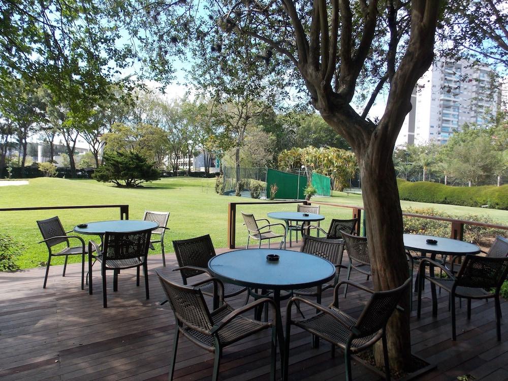 Hotel Transamerica 상파울루 외부 사진 The deck at the clubhouse