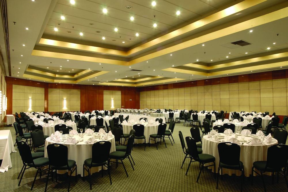 Hotel Transamerica 상파울루 외부 사진 The ballroom of the hotel