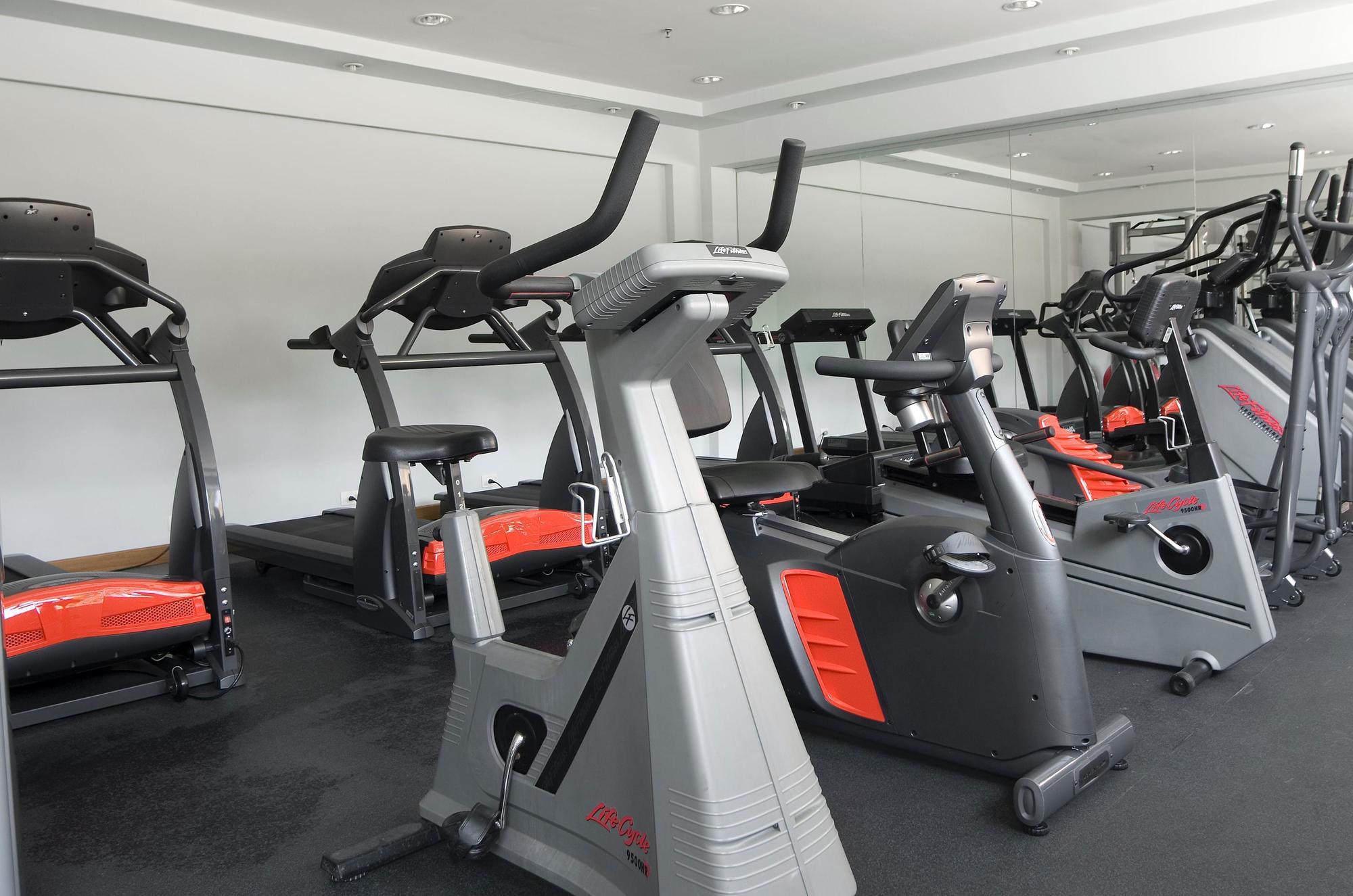 Hotel Transamerica 상파울루 외부 사진 The gym at the school